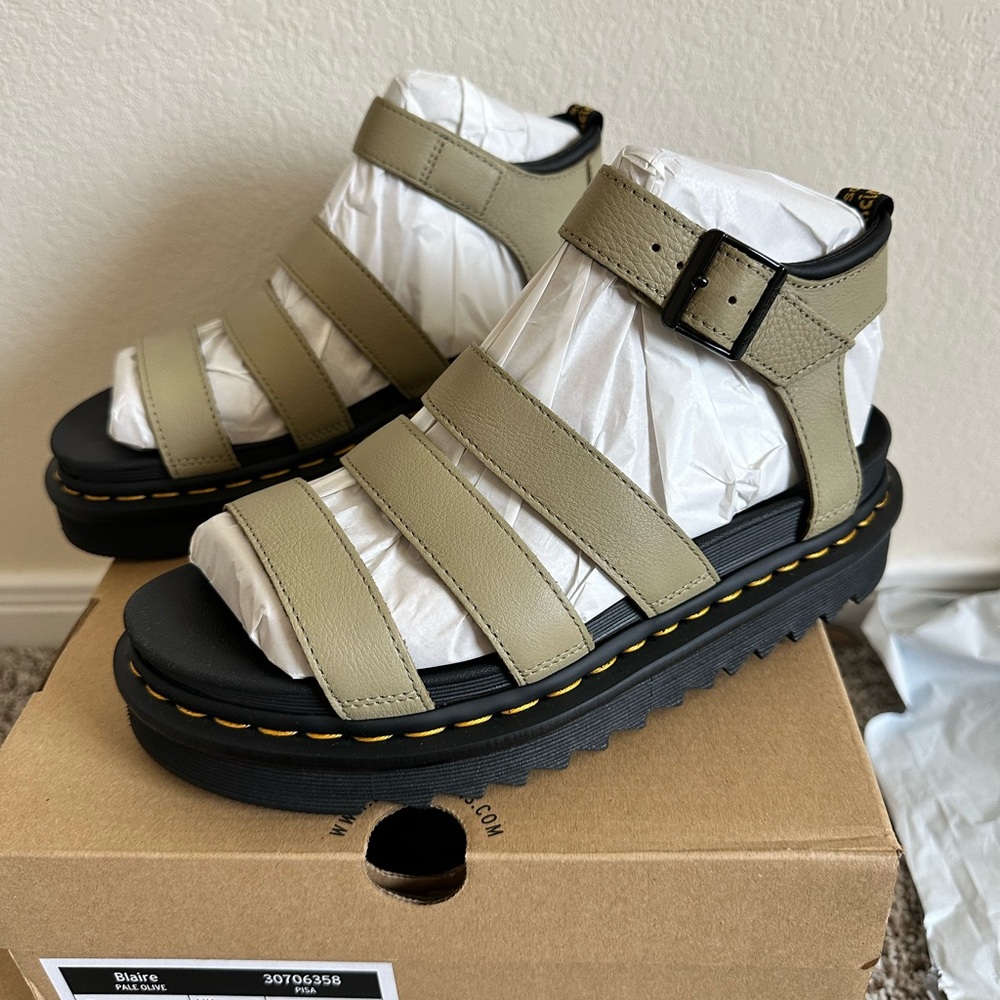 Dr Marten Blaire Sandal Pale Olive NWB